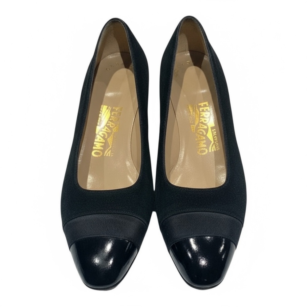 Salvatore Ferragamo Classic Round Toe Suede Low Heeled Pumps Size 8.5 Black